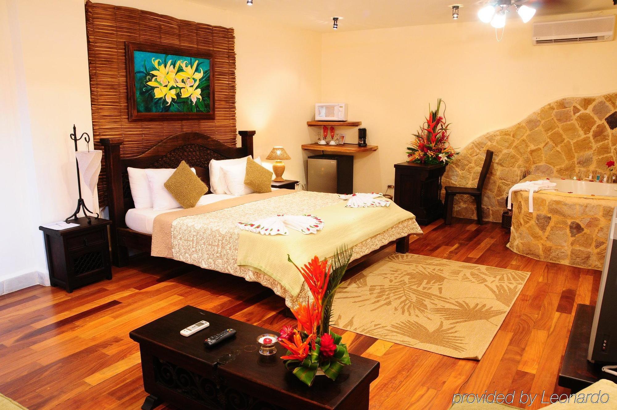 Issimo Suites Boutique Hotel & Spa - Adults Only Manuel Antonio Exteriör bild