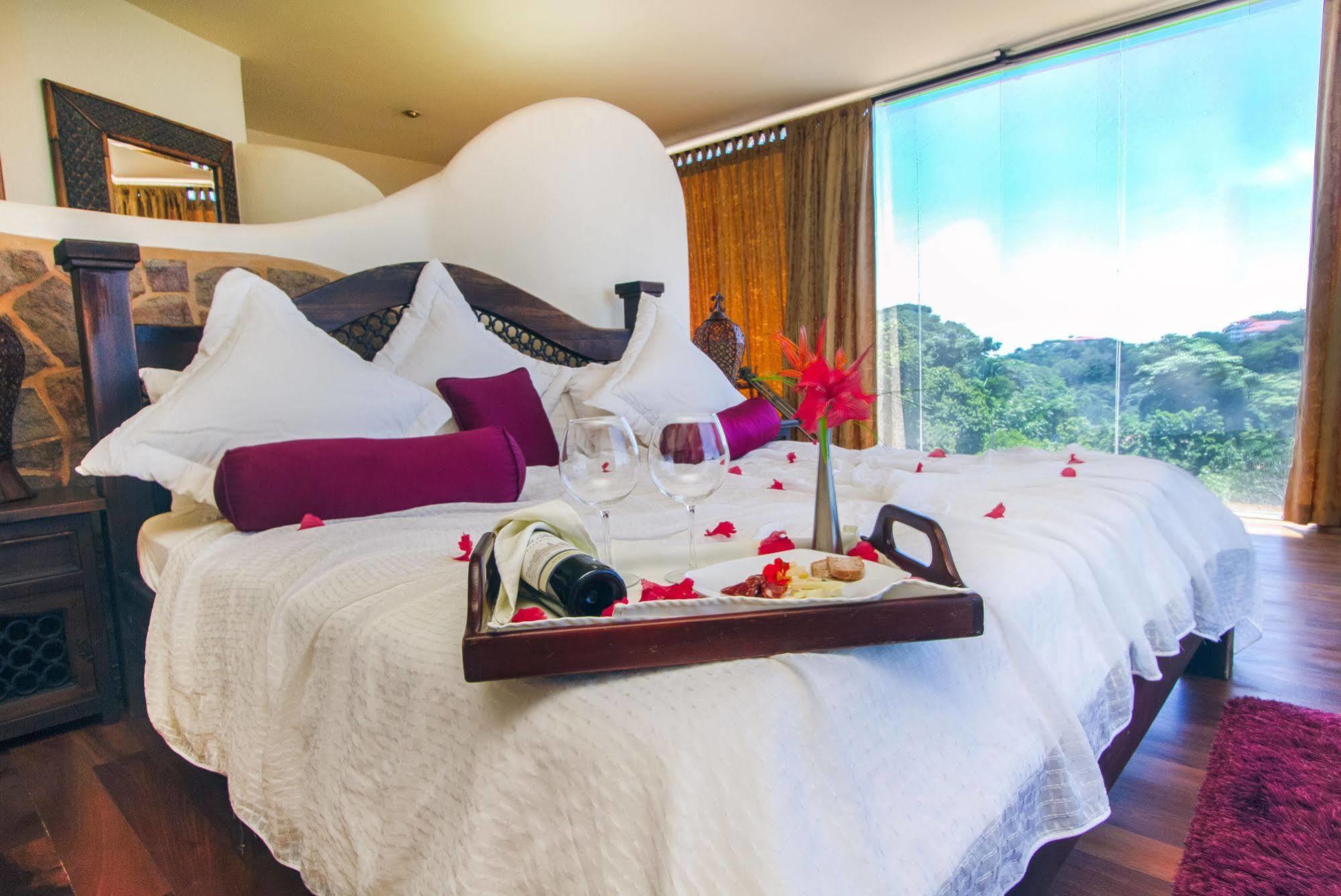 Issimo Suites Boutique Hotel & Spa - Adults Only Manuel Antonio Exteriör bild
